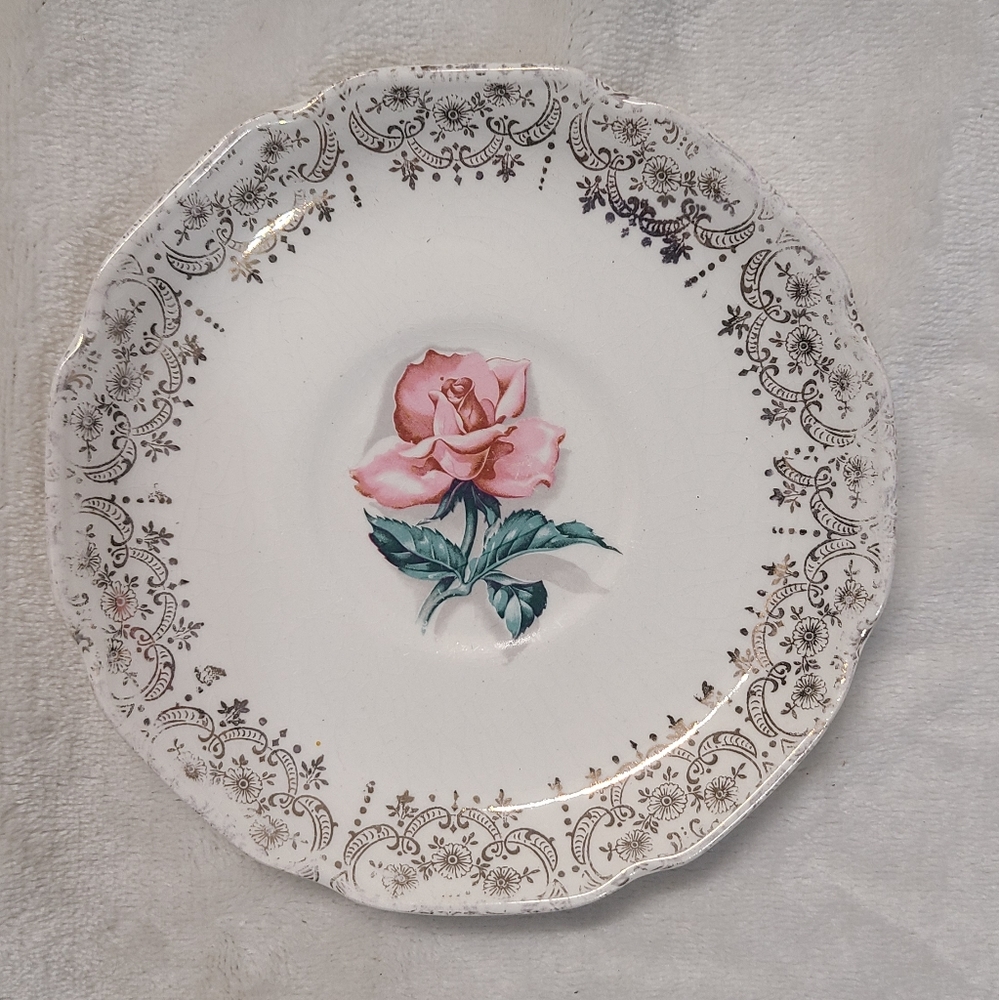 Sabin Saucer With 22k Gold Accents